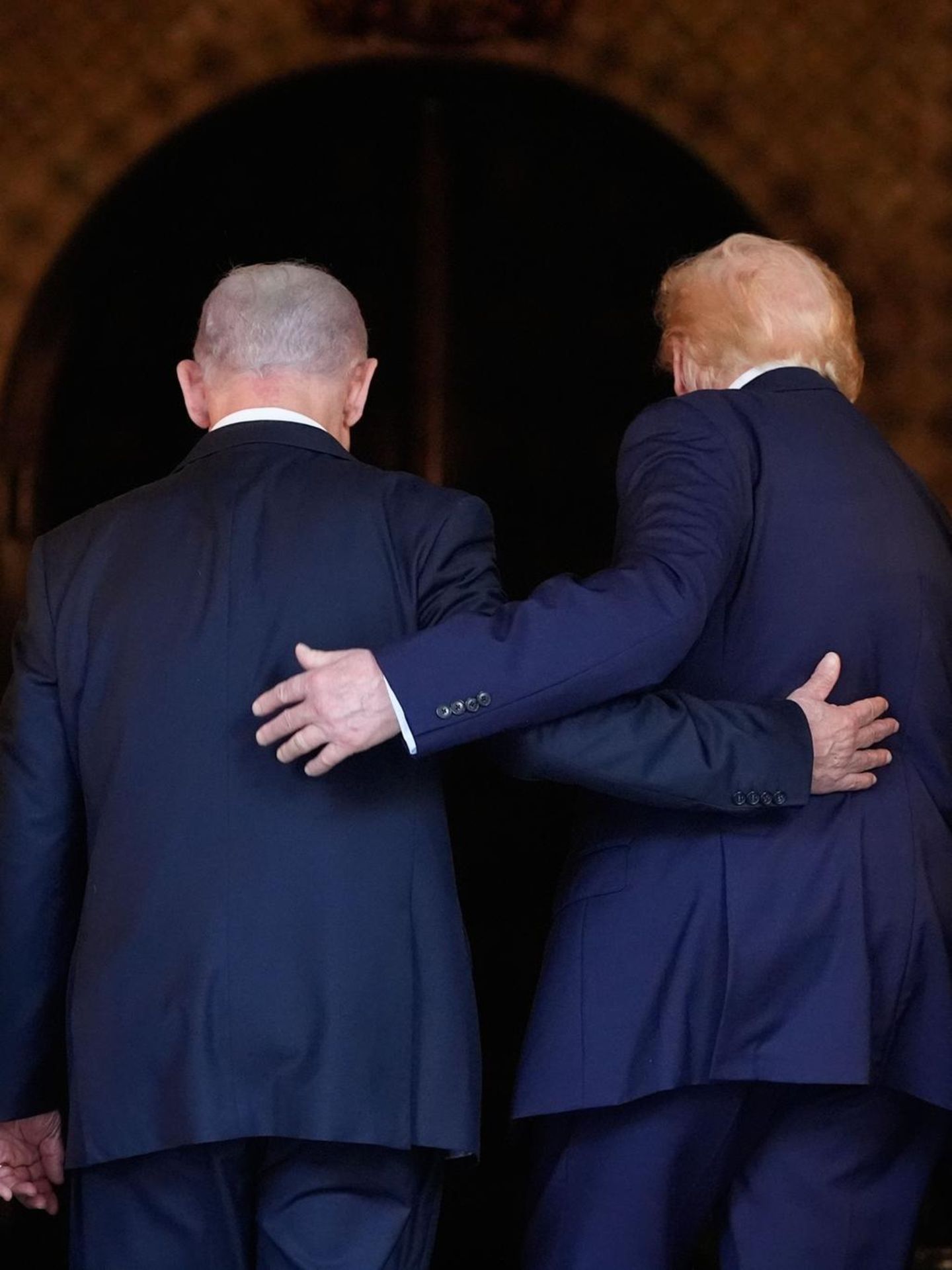Donald Trump (rechts) und Benjamin Netanjahu bei einem Treffen am Montagmittag in Mar-a-Lago