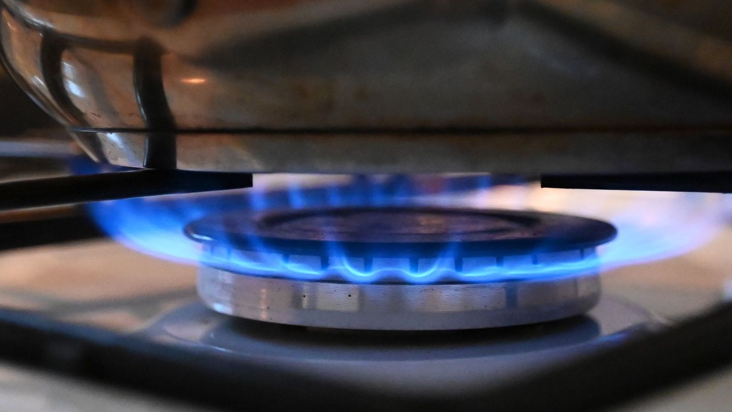 Bei Gas- und Strompreisen zeichnet sich für das neue Jahr Entlastung für die Verbraucher ab. (Archivbild) Foto: Anna Ross/dpa