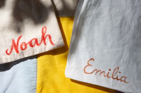 Noah führt 2025 die Liste der beliebtesten Jungennamen für Neugeborene in Thüringen an, Emilia liegt bei Mädchen in den Top Ten.