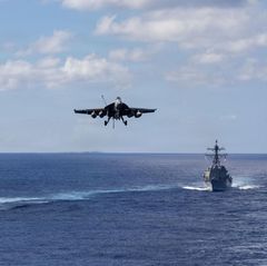 Die US-Streitkräfte greifen erneut vermeintliche Drogenboote und auch ein Ziel in Venezuela an