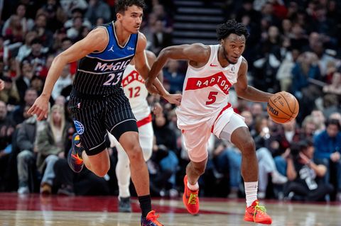 Tristan da Silva (links) verlor mit Orlando gegen Toronto trotz 21-Punkte-Führung. Foto: Frank Gunn/The Canadian Press/AP/dpa