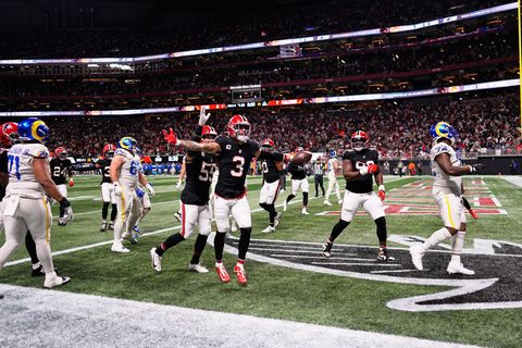 Die Atlanta Falcons schlagen die Los Angeles Rams dank einer starken ersten Hälfte. Foto: Mike Stewart/AP/dpa
