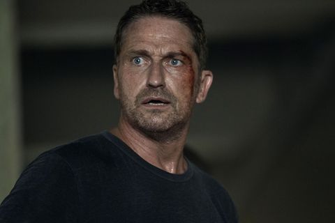 Gerard trug bei den Dreharbeiten zu "Plane" einige heftige Blessuren davon – darunter auch Verätzungen mit Phosphorsäure.