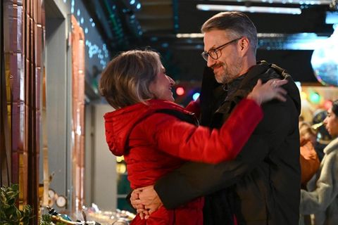 "Alles was zählt": Henning (r.) wird einmal mehr bewusst, warum er Daniela so liebt.