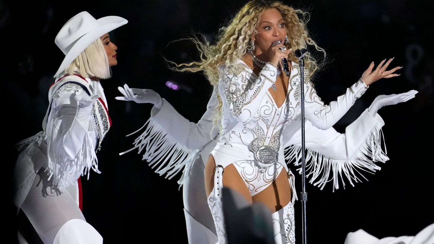 Auch der Auftritt bei der NFL ließ laut "Forbes" Beyoncés Vermögen wachsen. (Archivbild) Foto: David J. Phillip/AP/dpa