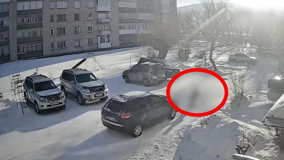 Sechsjähriger wird von einem Auto erfasst.