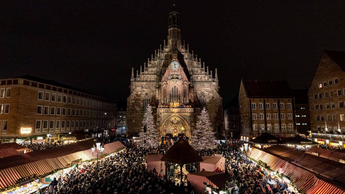 Bis auf kleinere Straftaten verlief der traditionsreiche Nürnberger Christkindlesmarkt friedlich. (Archivbild) Foto: Daniel Karm