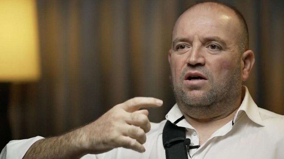 Held vom Bondi Beach spricht im Interview.