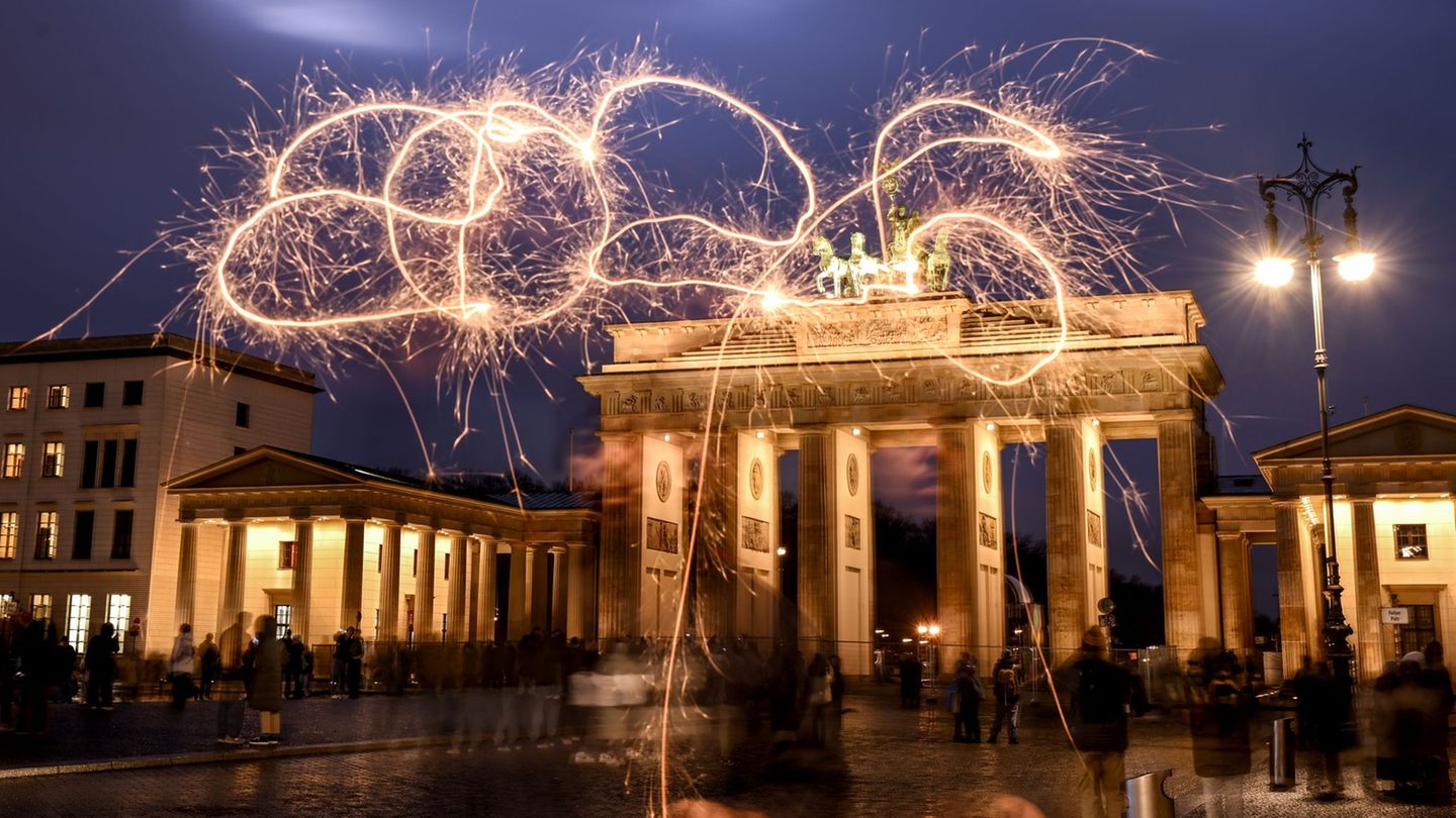 Herausforderungen für Berlin an Silvester: Neues Partykonzept und Appelle für mehr Sicherheit Foto: Britta Pedersen/dpa