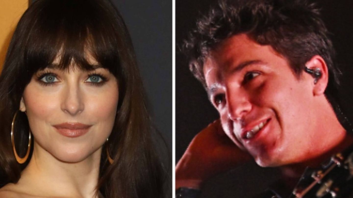 Dakota Johnson könnte nach ihrer Trennung von Chris Martin ein Auge auf einen anderen Sänger geworfen haben: den 28-jährigen R