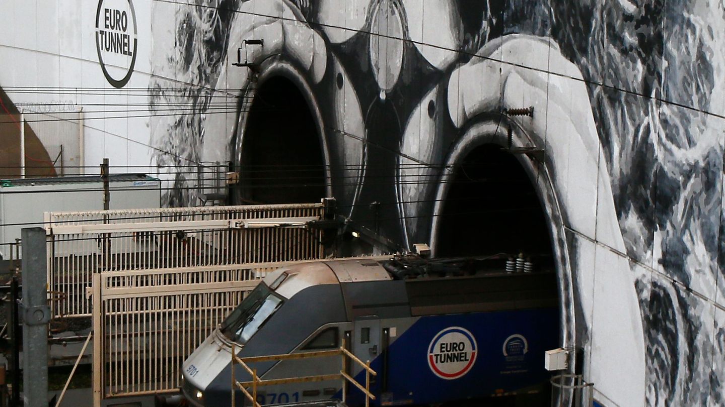 Der Zugverkehr durch den Eurotunnel ist stark beeinträchtigt (Archivbild) Foto: Michel Spingler/AP/dpa