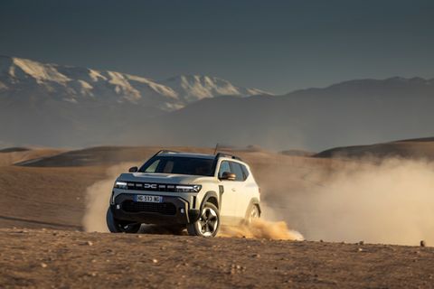 Cruisen in der Wüste Marokkos leicht gemacht mit dem Dacia Duster G 150 Hybrid 4x4