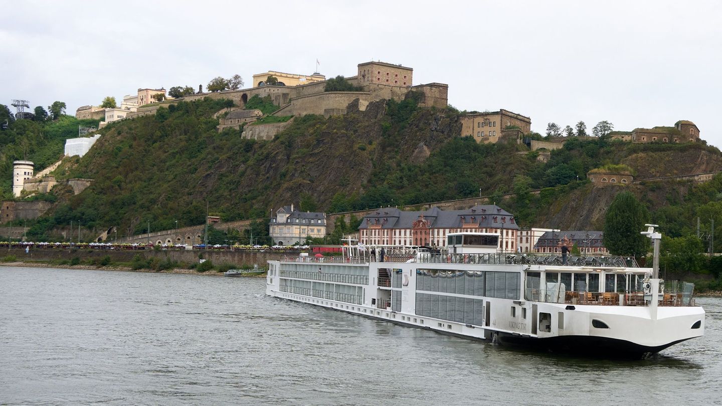 Flusskreuzfahrten verlängern die Tourismussaison. (Archivbild) Foto: Thomas Frey/dpa