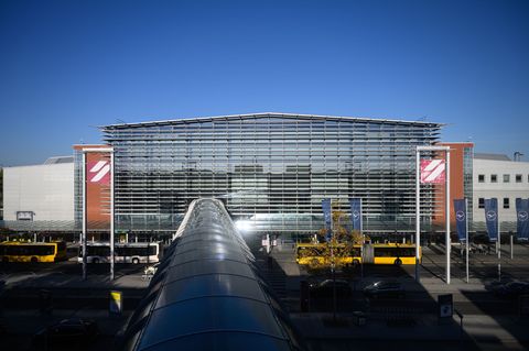 Der Flughafen Dresden steht vor einer Richtungsentscheidung: Ab 2027 will sich Sachsen-Anhalt nicht mehr an den Verlusten beteil