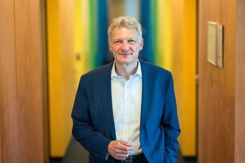 Tocsani will die nächste Landtagswahl im Saarland gewinnen. (Archivbild) Foto: Oliver Dietze/dpa