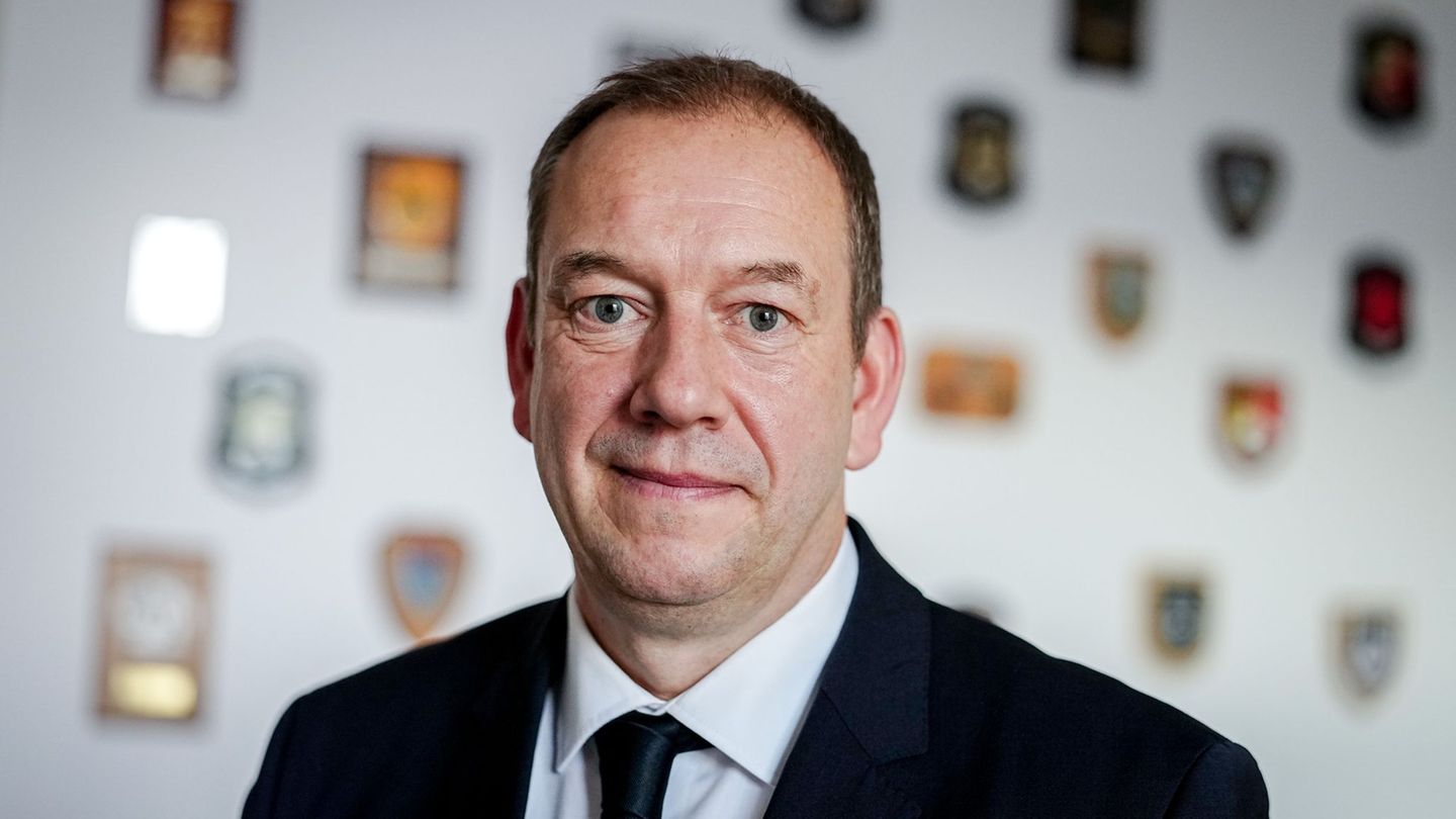 Der Wehrbeauftragte Henning Otte stellt eine geänderte Einstellung der Gesellschaft zur Bundeswehr fest. Foto: Kay Nietfeld/dpa