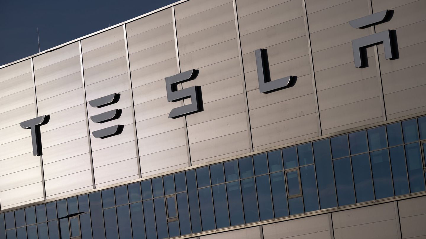 Elektroautos: Tesla rechnet mit Produktionssteigerung in deutschem Werk