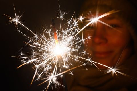 Die Feuerwehr löschte die Brände. (Symbolbild) Foto: Julian Stratenschulte/dpa