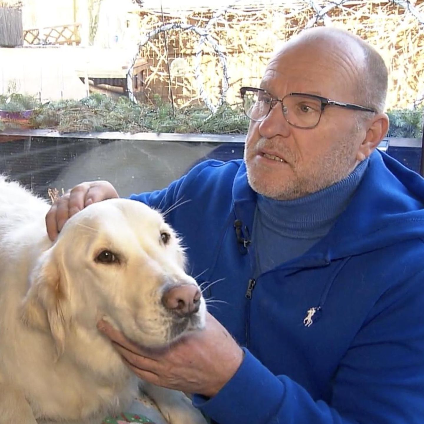 Jörg Müller mit einem Hund