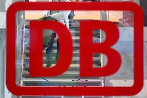 Kofferschleppen am Bahnhof