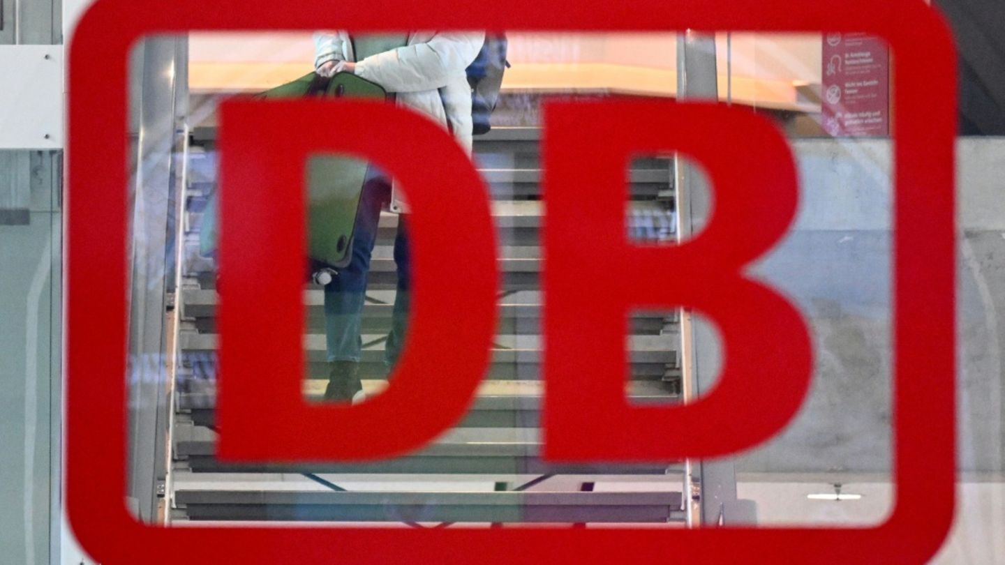 Koffer am Bahnhof einchecken: Minister für Kooperation von Bahn und Airlines