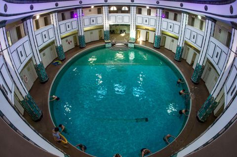 Das historische Stadtbad von 1916 gilt deutschlandweit als einzigartiges Denkmal. (Archivbild) Foto: picture alliance / dpa