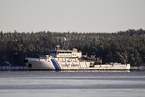 Ein Schiff der Küstenwache von Finnland auf der Ostsee
