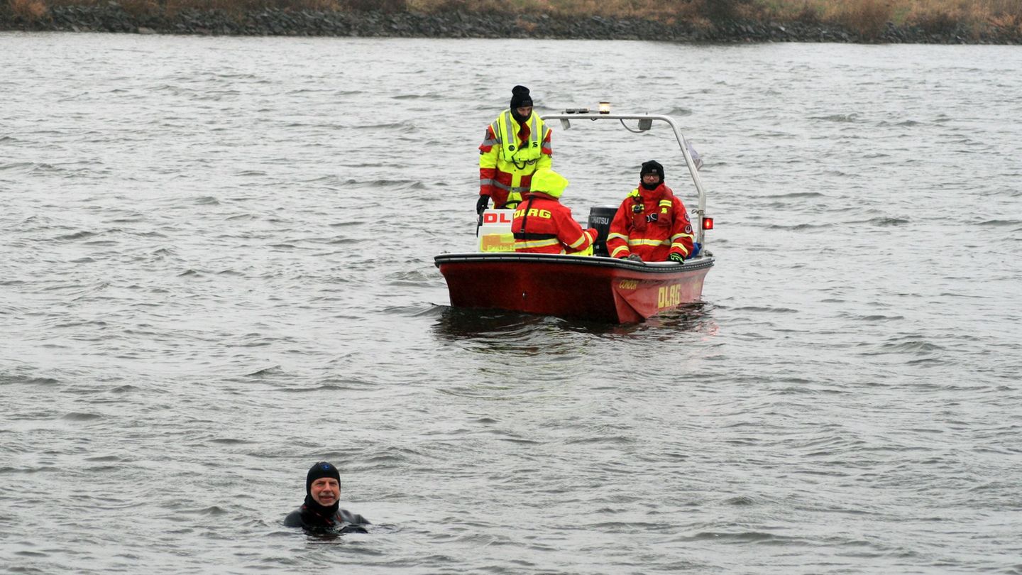 Die DLRG war zur Sicherheit vor Ort. Foto: Kai Morrschlatt/dpa