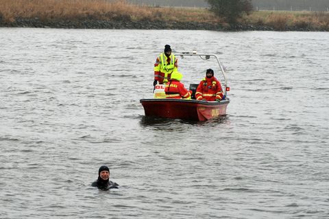 Die DLRG war zur Sicherheit vor Ort. Foto: Kai Morrschlatt/dpa