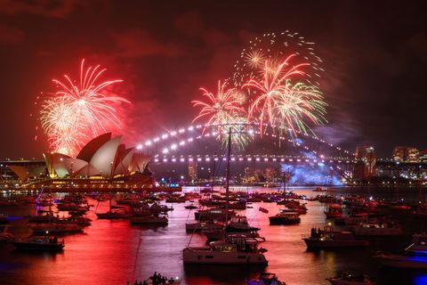 Sydney hat das neue Jahr wieder mit einem gigantischen Feuerwerk begrüßt. Foto: Dan Himbrechts/AAP/dpa
