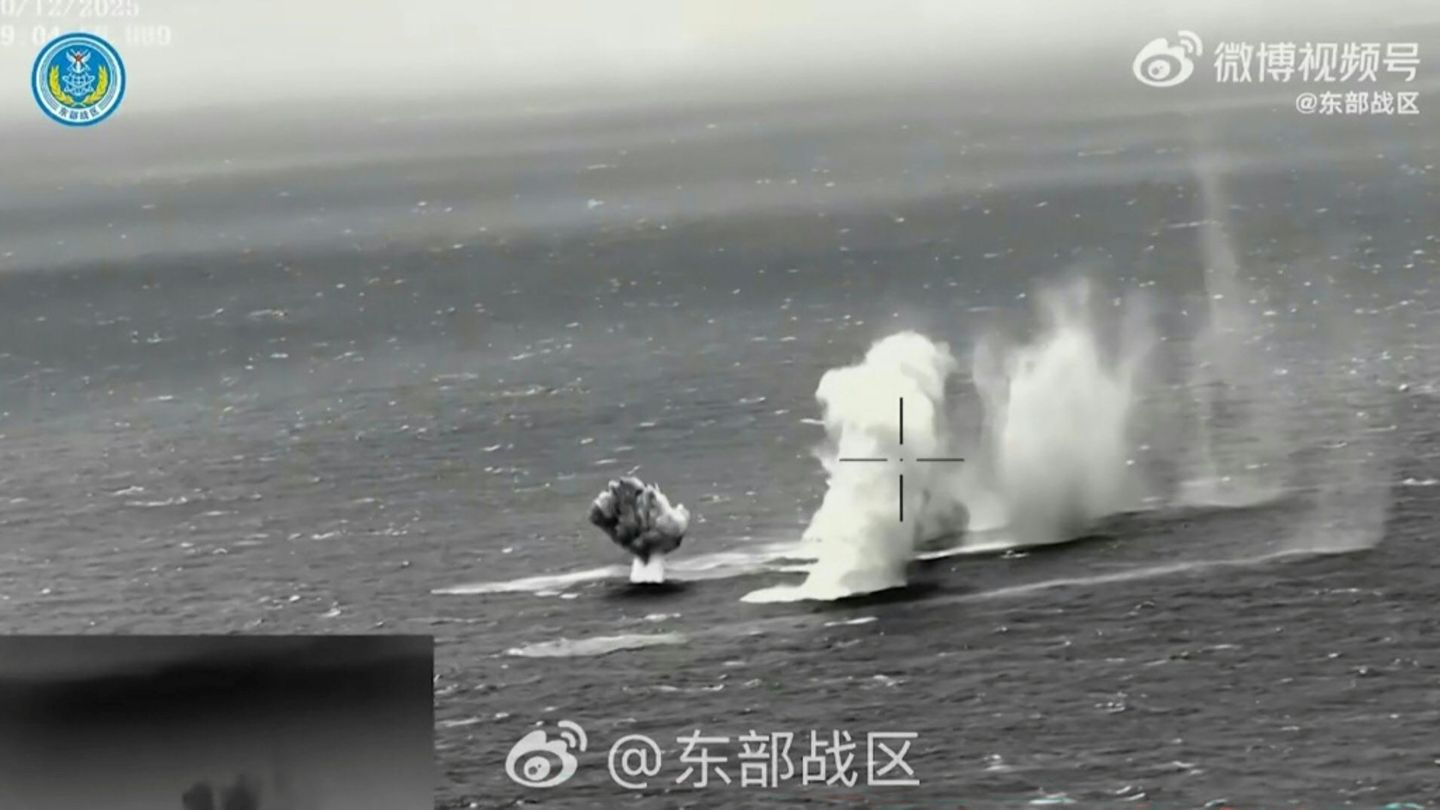 Von China ins Meer abgefeuerte Raketen