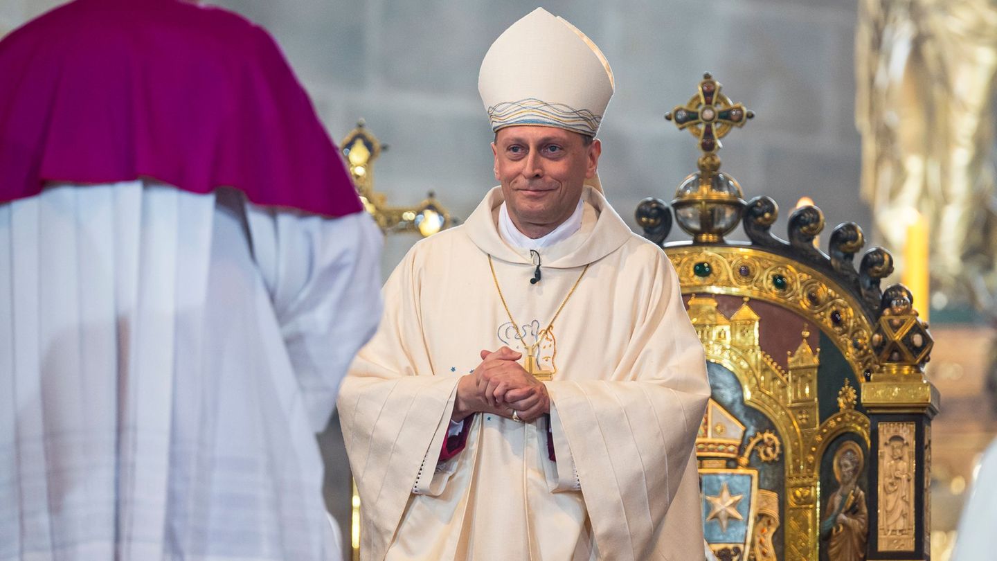 Silvesterpredigt: Erzbischof: Glaube hilft gegen Egoismus, Hass und Hetze