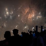 Auch in Malaysia genießen die Menschen das Feuerwerk und die Vorfreude auf das neue Jahr