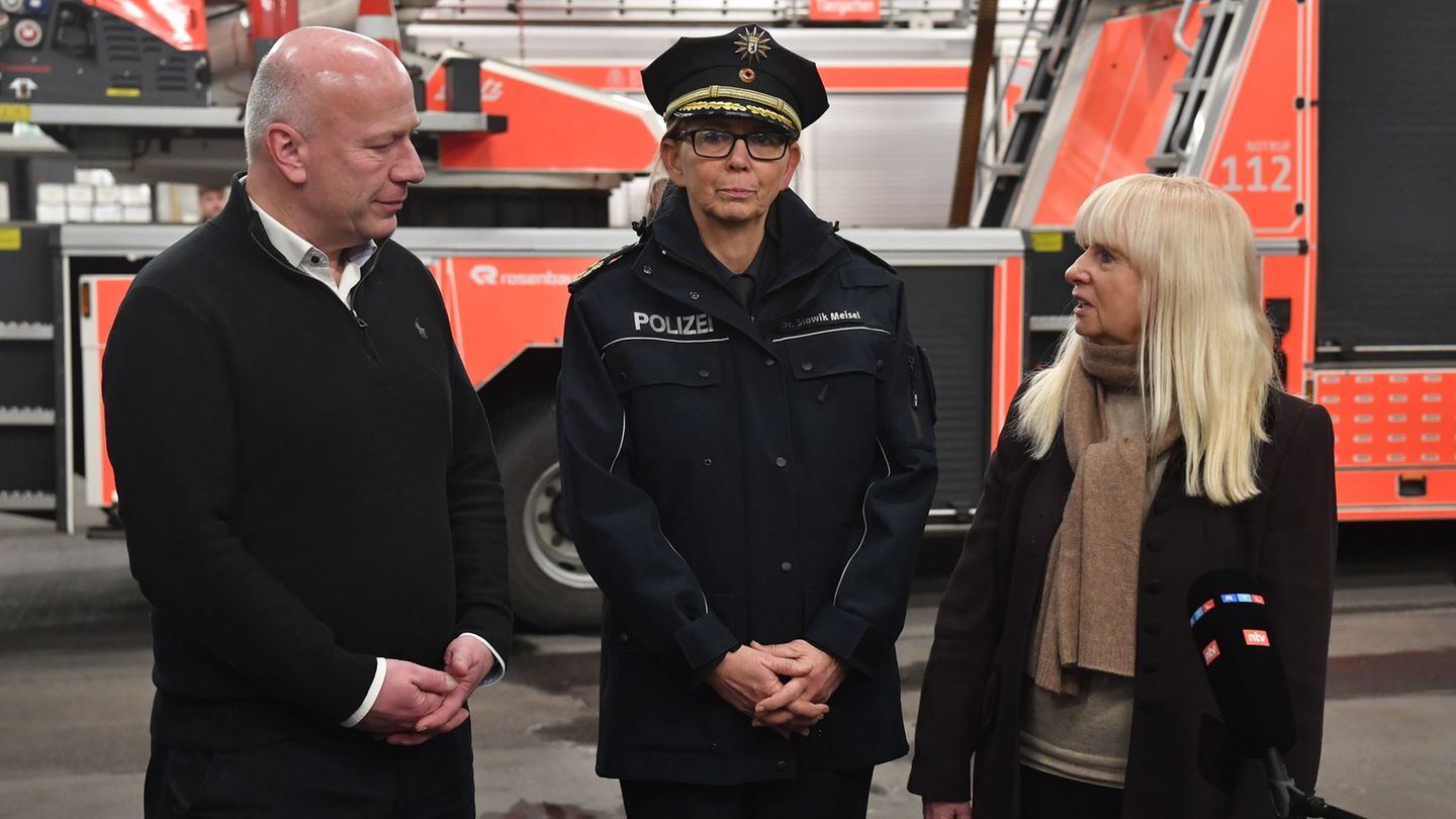 Die Berliner Polizei beschlagnahmte bis Silvester 220.000 Stück verbotene Pyrotechnik. Foto: Paul Zinken/dpa