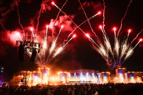 Erstmals fand die ZDF-Silvestershow nicht am Brandenburger Tor, sondern in der Hamburger Hafencity statt. Foto: Christian Charis