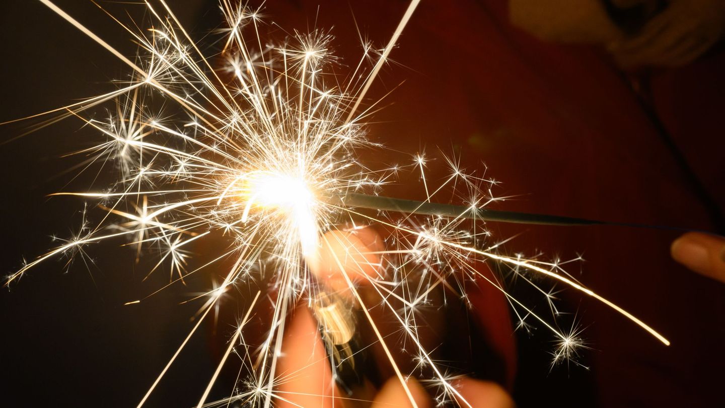 Auch im Norden wird zum Jahreswechsel viel gefeiert. (Symbolbild) Foto: Julian Stratenschulte/dpa