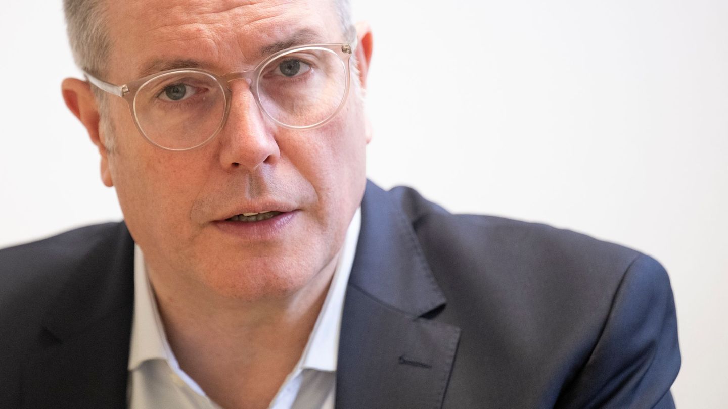 Schwarz-Rot: Schweitzer fordert von Reiche mehr Engagement