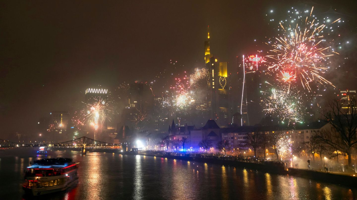 Polizeieinsätze an Silvester: Silvesternacht zunächst ohne schwere Zwischenfälle