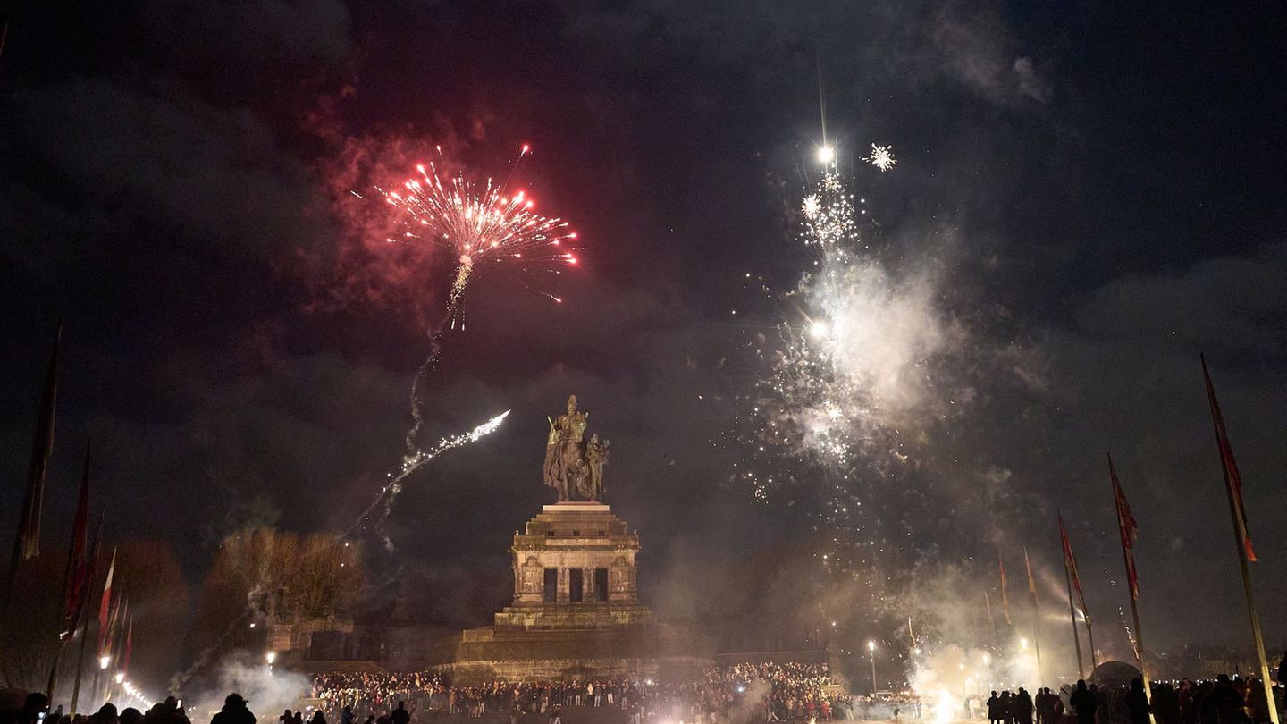 Die Polizei in Rheinland-Pfalz zieht eine überwiegend positive Bilanz der Silvesternacht. Foto: Thomas Frey/dpa