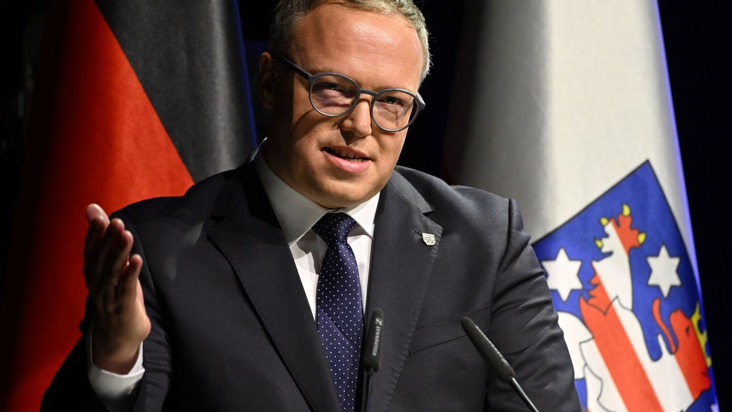 Ministerpräsident: Voigt fordert Respekt in Neujahrsansprache