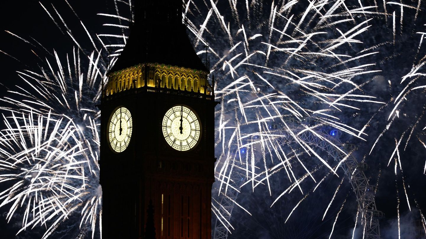 Auch in London knallte es bunt und heftig am Himmel