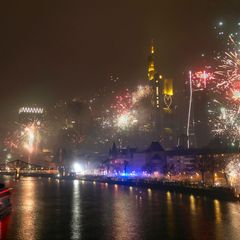 Ein Sprecher der Polizei in Frankfurt sprach von einem "recht ruhigen Verlauf" der Nacht ohne herausragende Vorfälle. Foto: Helm
