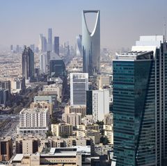 Blick von der Terrasse des Al Faisaliah Towers auf die Innenstadt von Saudi-Arabiens Hauptstadt Riad