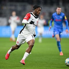 Elye Wahi verlässt Eintracht Frankfurt Richtung Nizza. (Archivbild) Foto: Arne Dedert/dpa