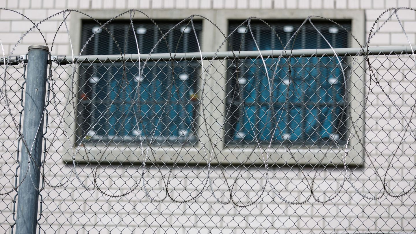 Der Großteil der Haftplätze in Bayern war in diesem Jahr belegt. (Symbolbild) Foto: Daniel Karmann/dpa