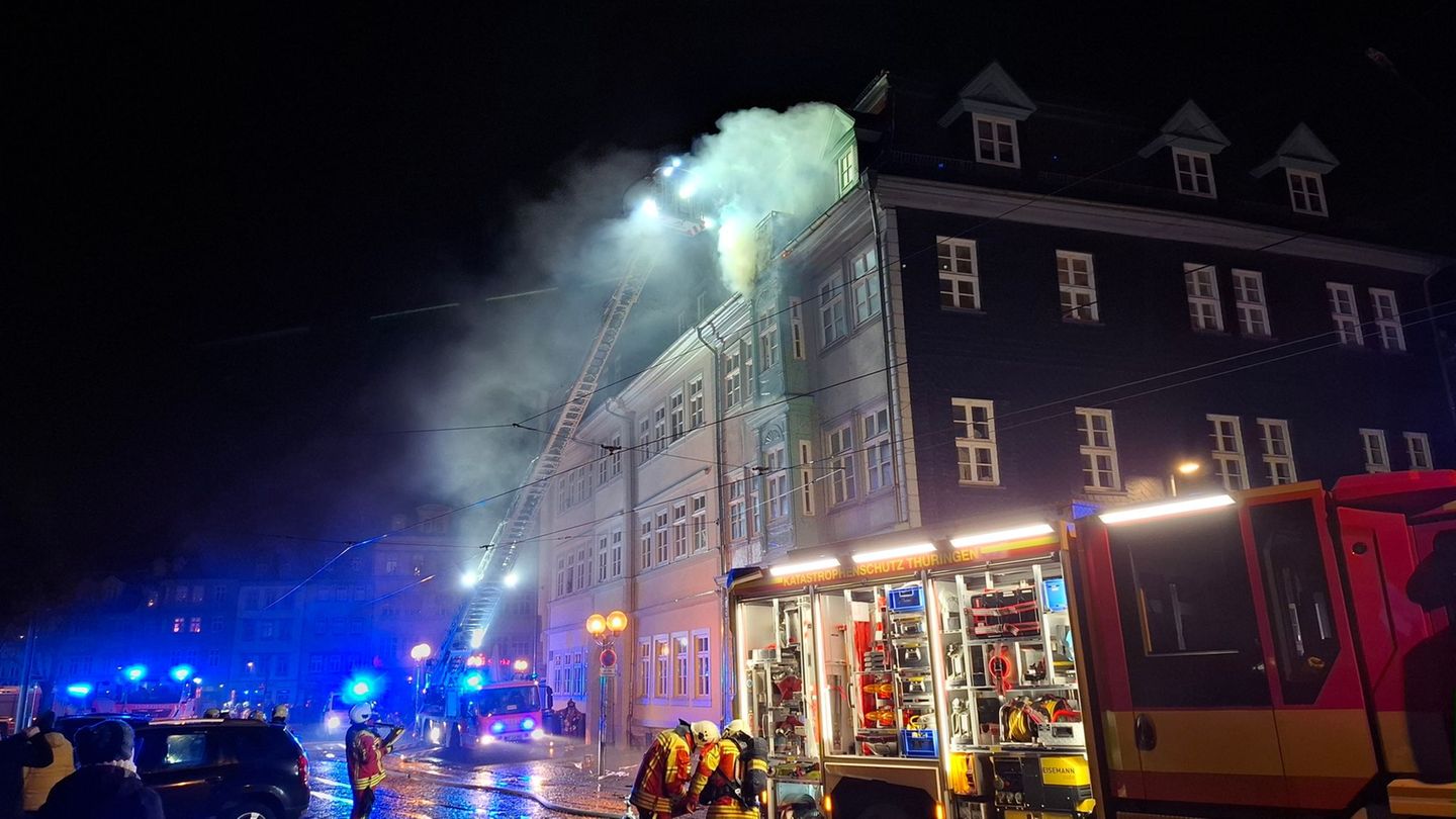 Feuer in Erfurter Altstadt: Polizei hofft auf Hinweise nach Brand in Erfurt