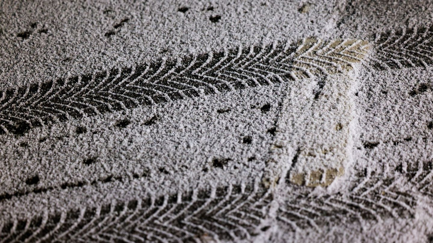 In NRW kam es in der Nacht zu zahlreichen wetterbedingten Unfällen. Foto: Thomas Banneyer/dpa