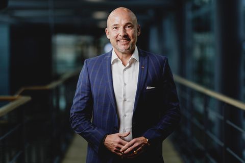 Porträt Alexander Hoffmann