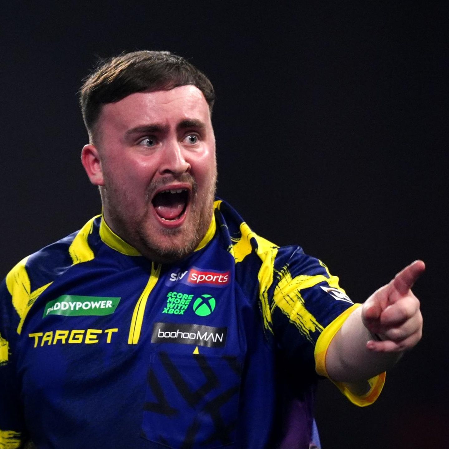 Luke Littler jubelt
