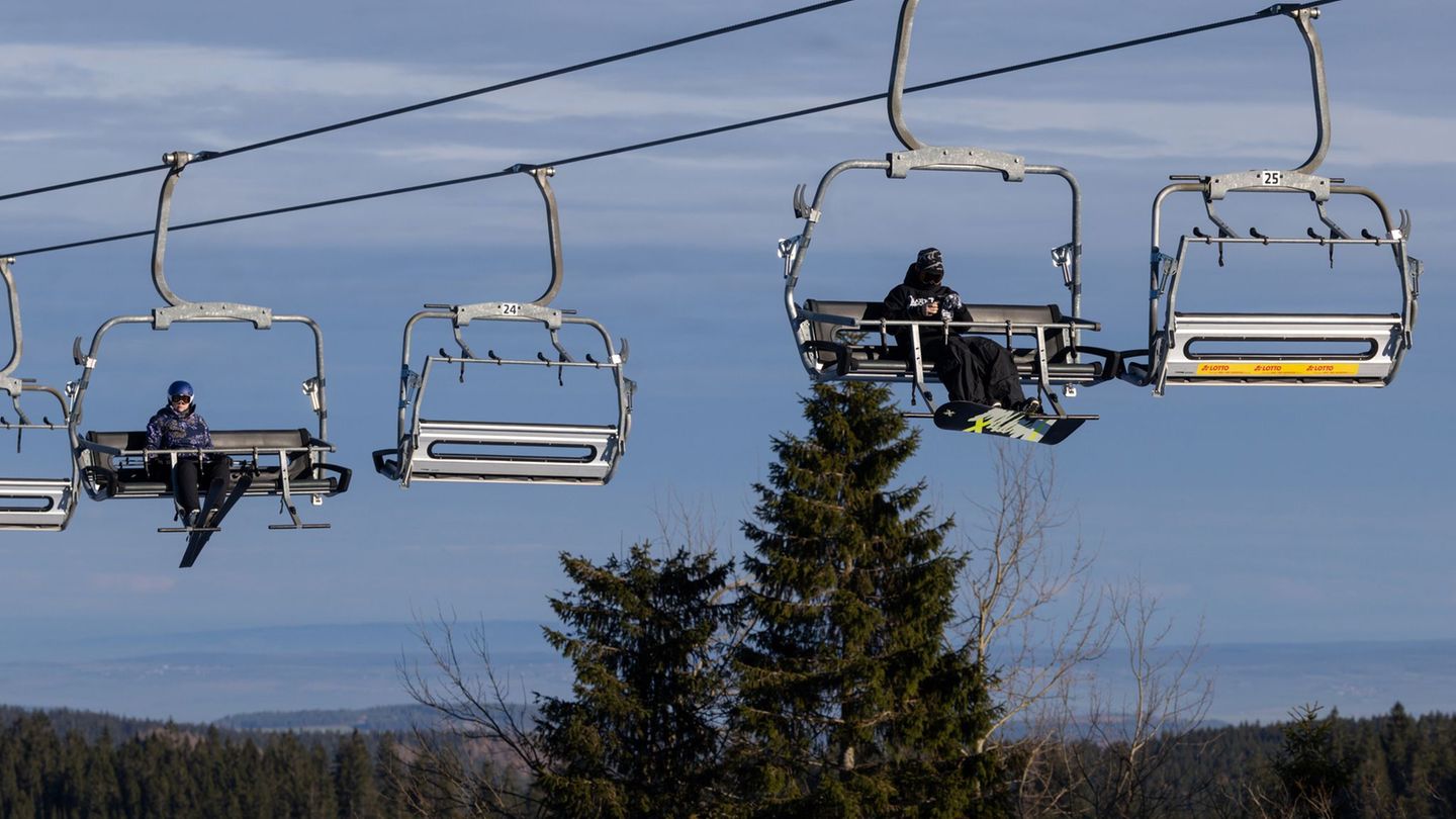 Winter im Thüringer Wald: Erste Langlauf-Loipe im Thüringer Wald